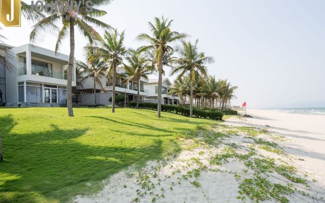 Johnny's Apartment & Ocean Villa