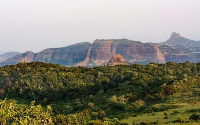 SaffronStays Falcon Hill, Lonavala - luxury villa with infinity pool near Lion's Point