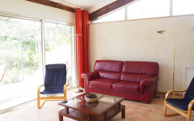 Holiday home with outdoor pool, Bédoin