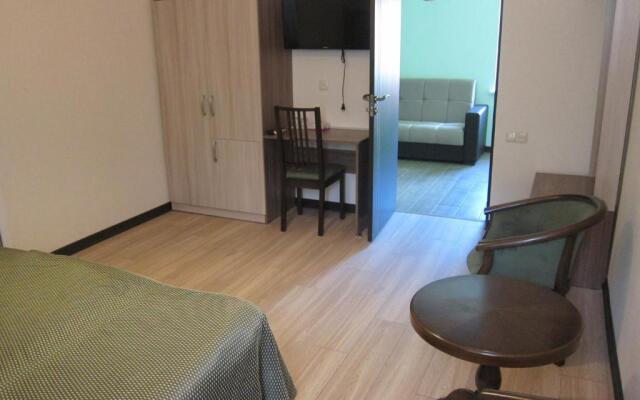 LucyTour Hotel Resort