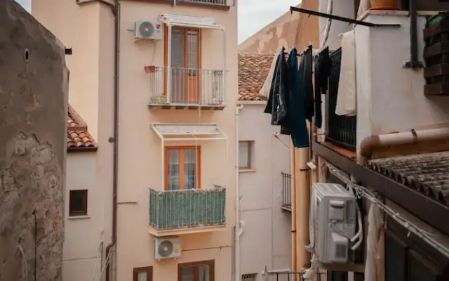 Uno Scorcio Sulla Rocca