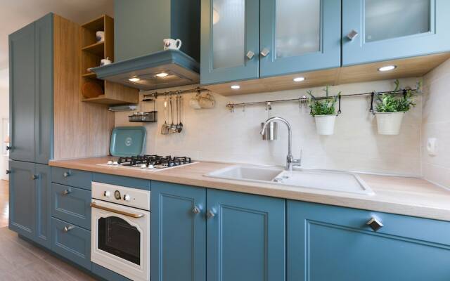 Spacious Chic Residence