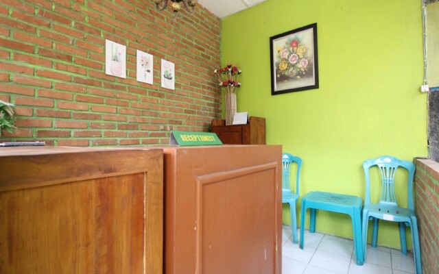 RedDoorz @ Jalan Parangtritis