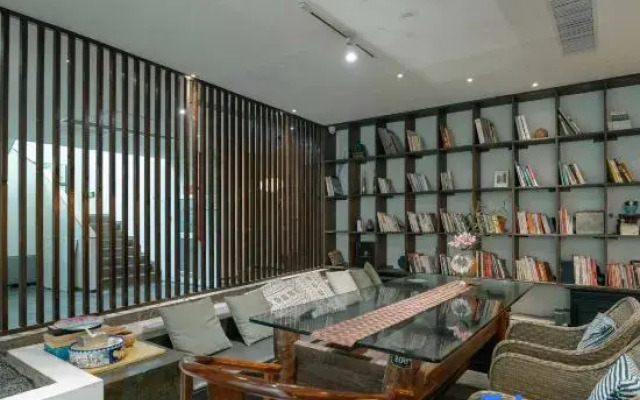 Liuhe Cangyuan Jingpin Guesthouse