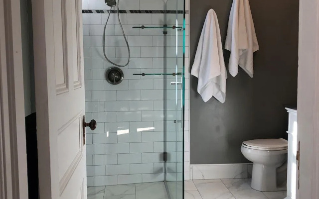 Hatch House Bed & Breakfast