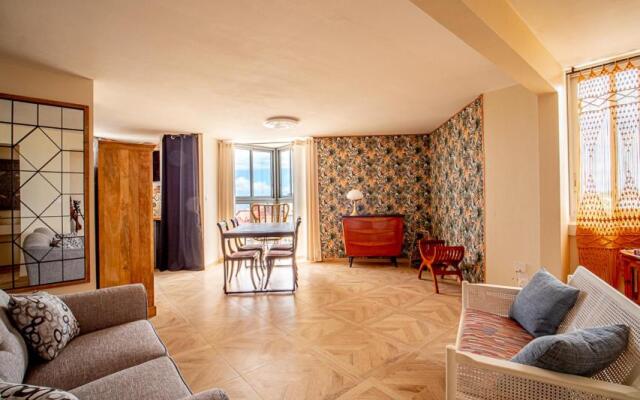 T3 - L' Anaxa - 65m² - champ fleuri, 2 chambres.
