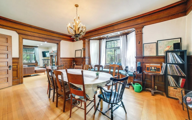 Spacious Pittsburgh Rental: Walk to Frick Park!