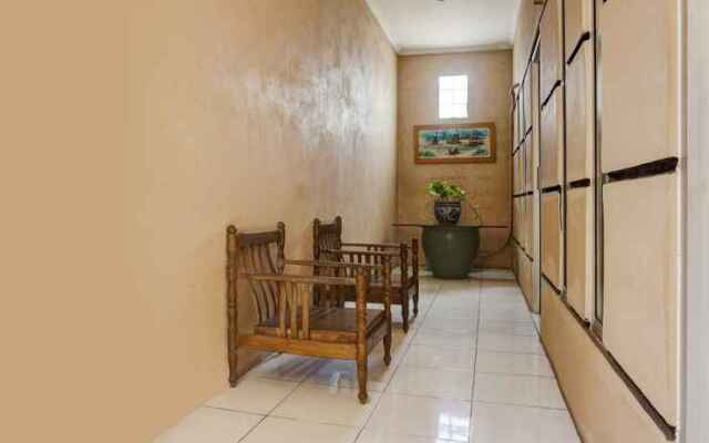 SPOT ON 90146 Sugianto Guesthouse Syariah