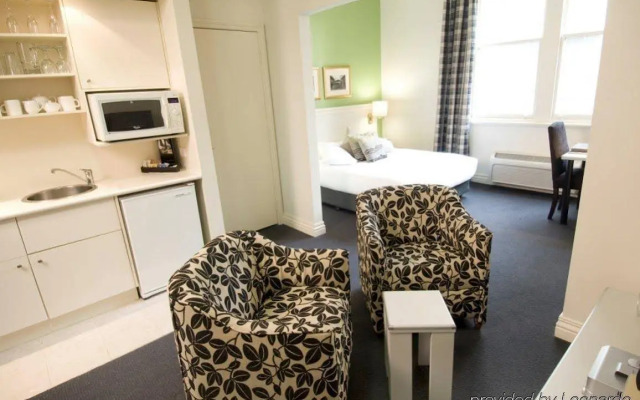 Hotel Collins