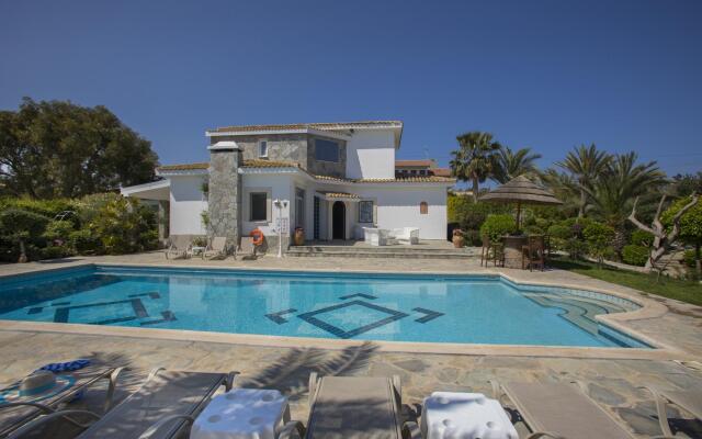 Mazeri in Protaras With 5 Bedrooms and 4 Bathrooms