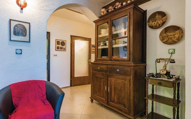 Beautiful Home in Novigrad With Wifi and 2 Bedrooms