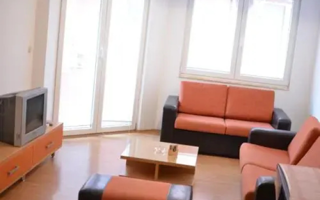 Nikola Apartments