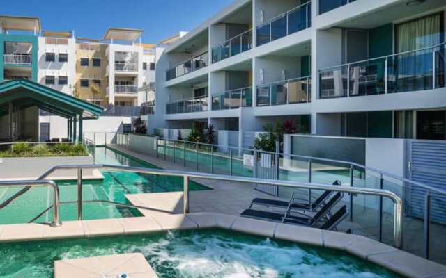 2BR Coolum Beach Escape