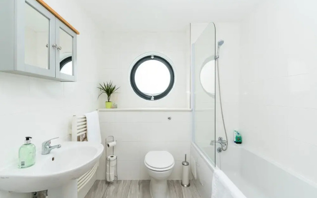 Charming Two Bedroom Flat Near Waterloo/southbank