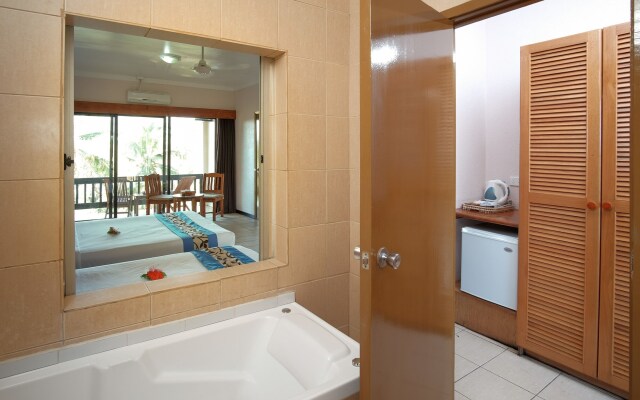 Anchorage Beach Resort