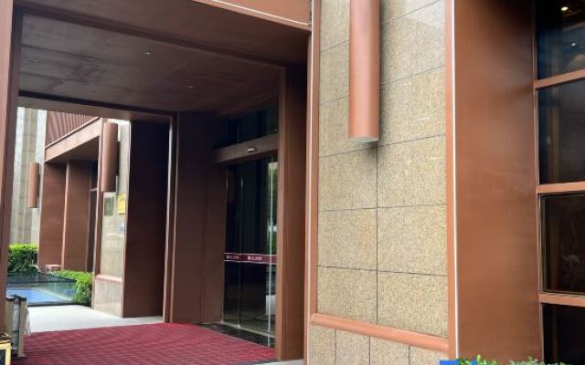 Qizhen Crystal Hotel