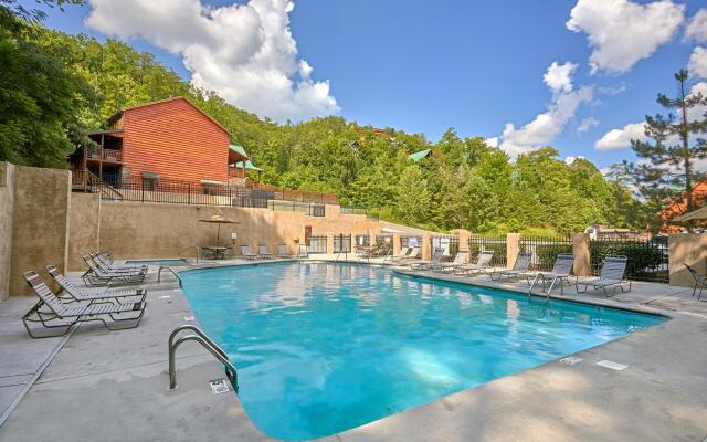 A Mountain View Theater Lodge Holiday home