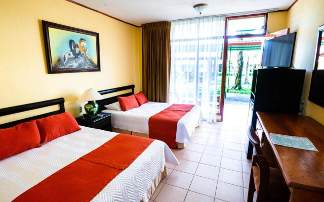 Hotel Amapola Resort