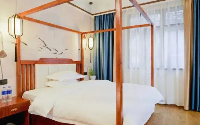 Yunyinxi Junlanzhai Homestay (Phoenix Ancient City Branch)