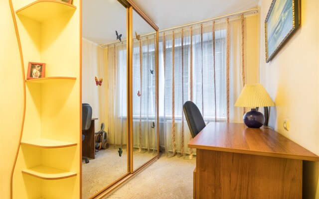 На Большой Якиманке 52