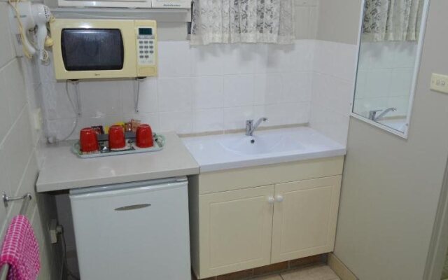 Welcome Home Motel and Apartments