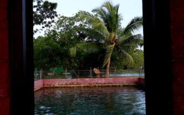 Lake n River Resort  Munroe Island