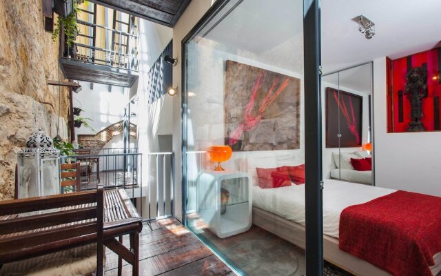 The Old Stables Chiado Apartments