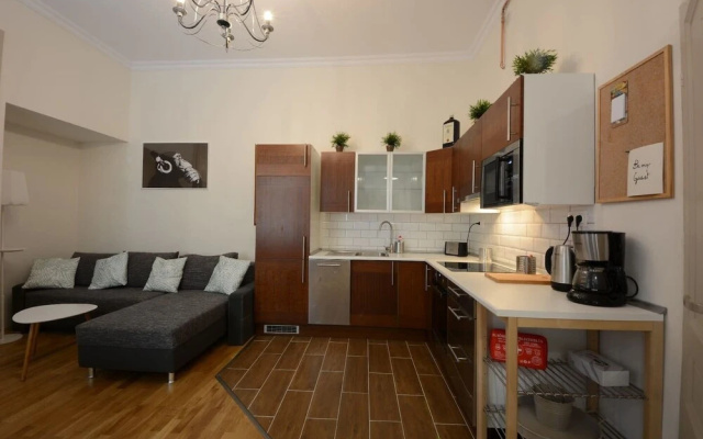 Lazar 7 Apartment