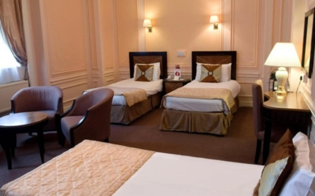 Britannia Adelphi Hotel