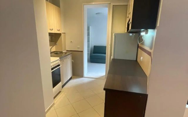Top Center 2-BR Apartment with lovely Outdoor Area