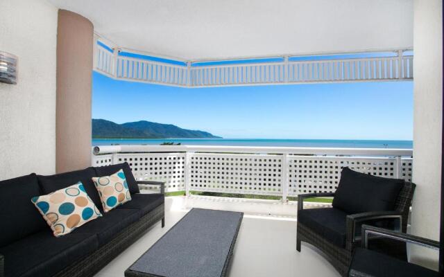 Cairns Luxury Waterfront Apartment