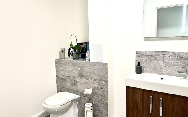 Captivating 2-bed Apartment in Bedford