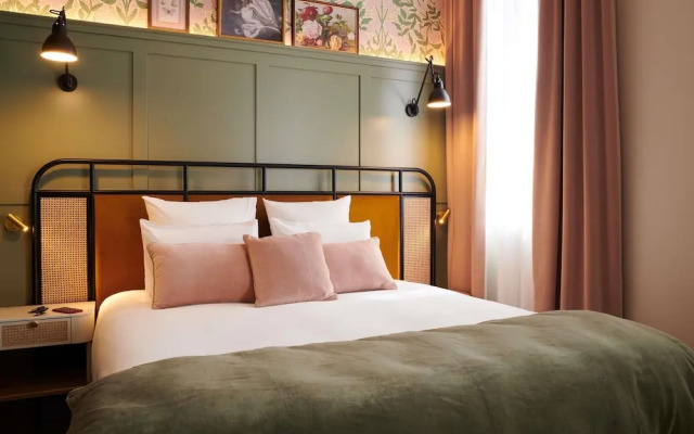 Square Lodge Hotel La Roche Sur Yon - Handwritten Collection