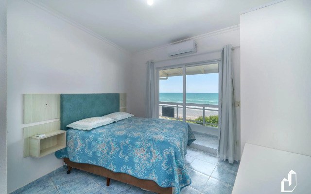 Duplex frente ao mar com 02 suítes climatizadas