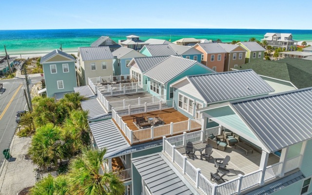 Spectacular 3br 4ba w/ Private Pool, 2 Min Walk to Beach - Sleeps 15!