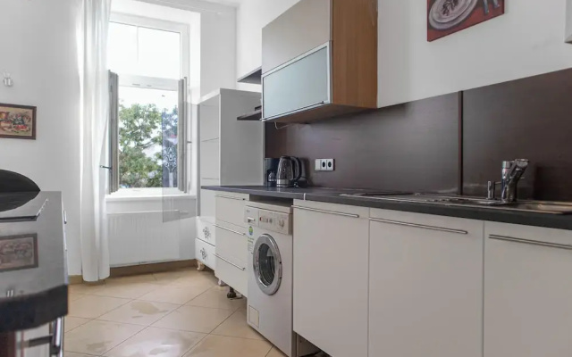 Perfect 7BR Stay Near Hauptbahnhof