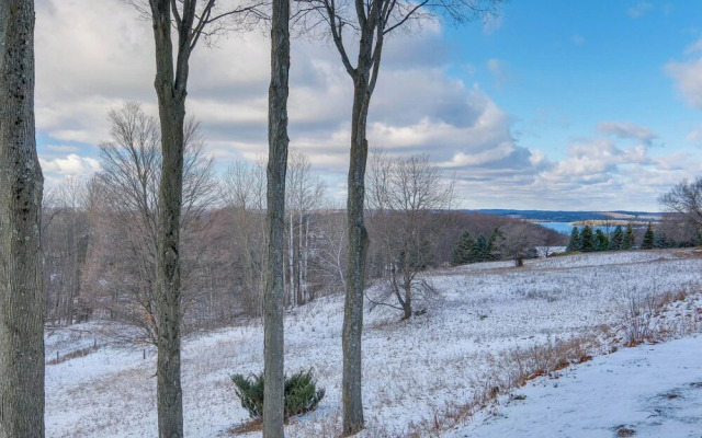 Bellaire Vacation Rental - Ski Shuttle Access!