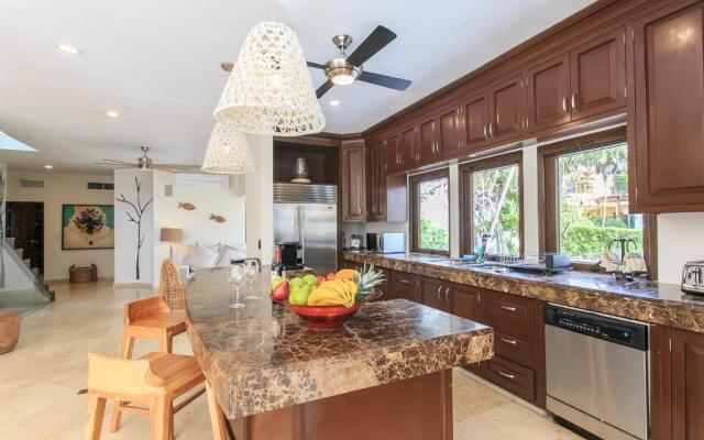 Steps to Best Beach VILLA UNICA 6Bedroom