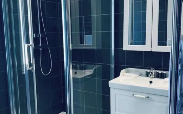 House for 18 People With Cinema Place Morny