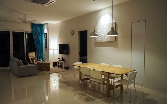 Greenwich South Condominium