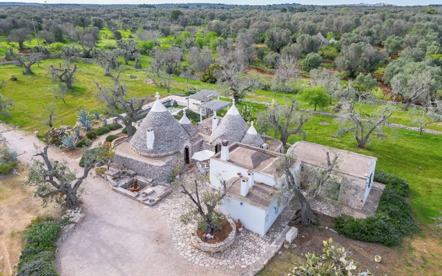 Trulli Crazy With Pool