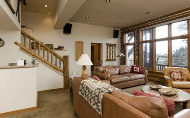 Ponderosa 6 Br Home by RedAwning