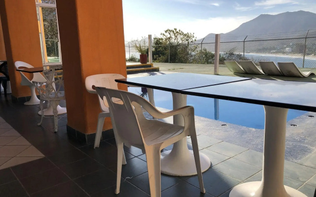 Casa Mexicana La Reyna