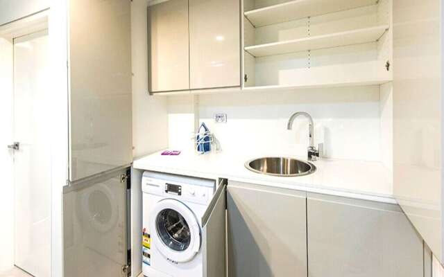 South Perth Deluxe Apartment