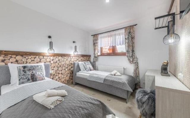 Biały Jeleń z basenem i jacuzzi