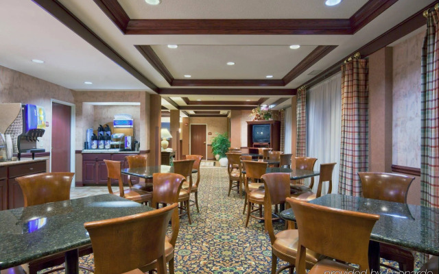 Holiday Inn Express Gas City by IHG