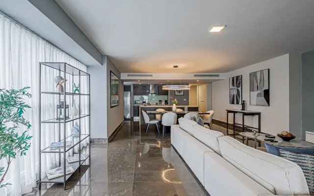 w Majestic 2BR w Perfect Balcony in YOO