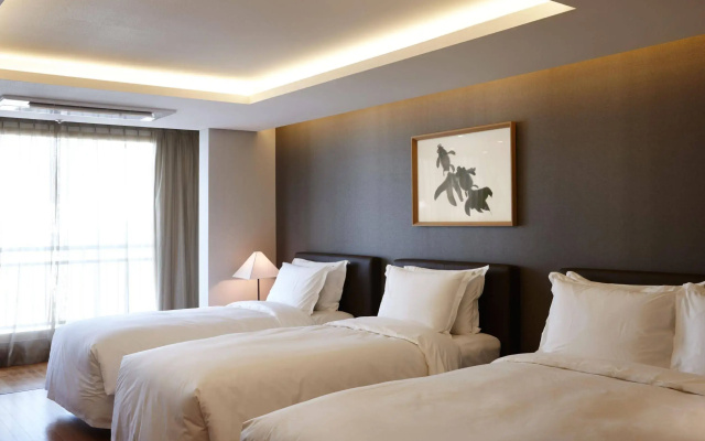 Oriens  & Residences