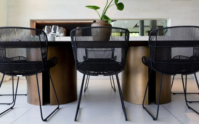 Gamay 3-bedroom Villa With Beach Access