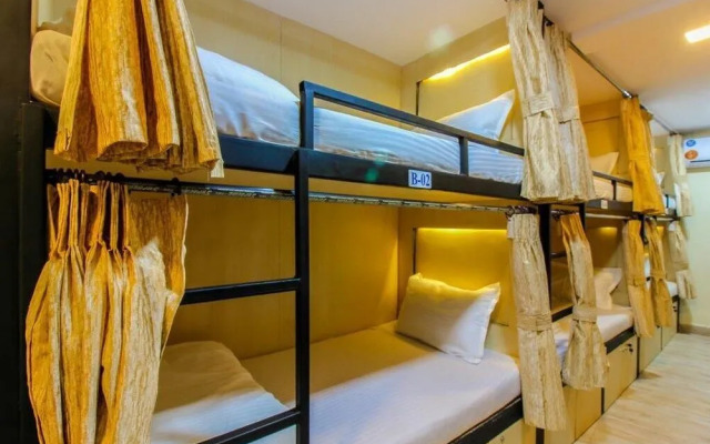 Seven Hills Dormitory - Hostel